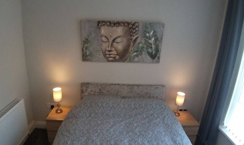 بنسيون Templemore Townhouse