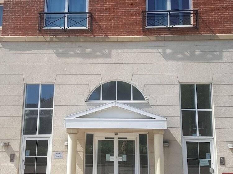 Spacious Bright And Modern Living