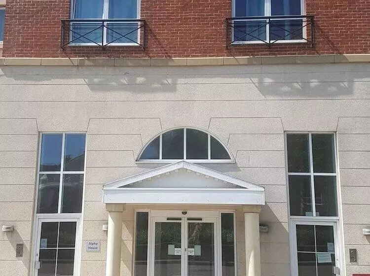 Spacious Bright And Modern Living