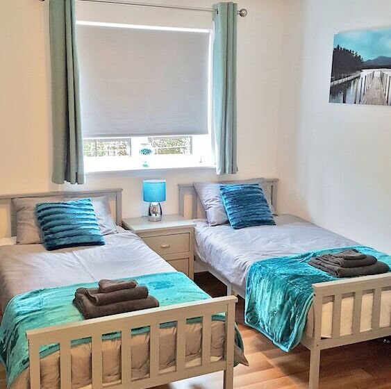 Spacious Bright And Modern Living