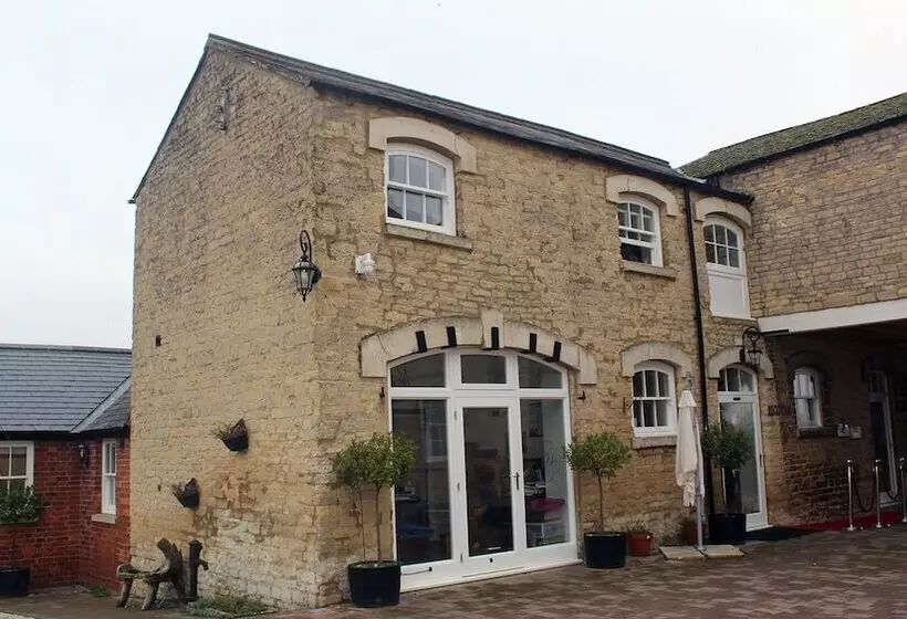 Aamiaismajoitus (B&B) Potterspury House