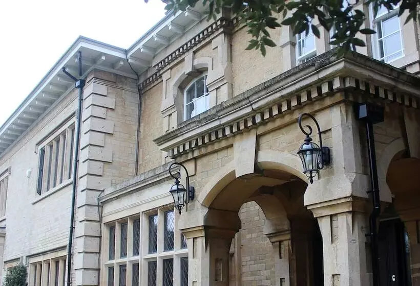 Aamiaismajoitus (B&B) Potterspury House