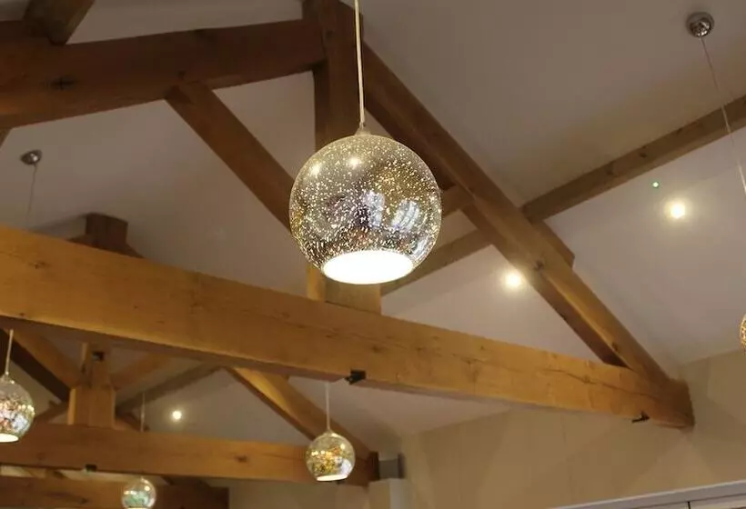 Aamiaismajoitus (B&B) Potterspury House