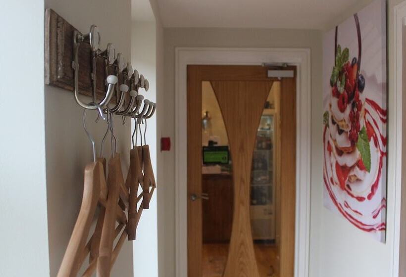 ベッドアンドブレックファースト Potterspury House