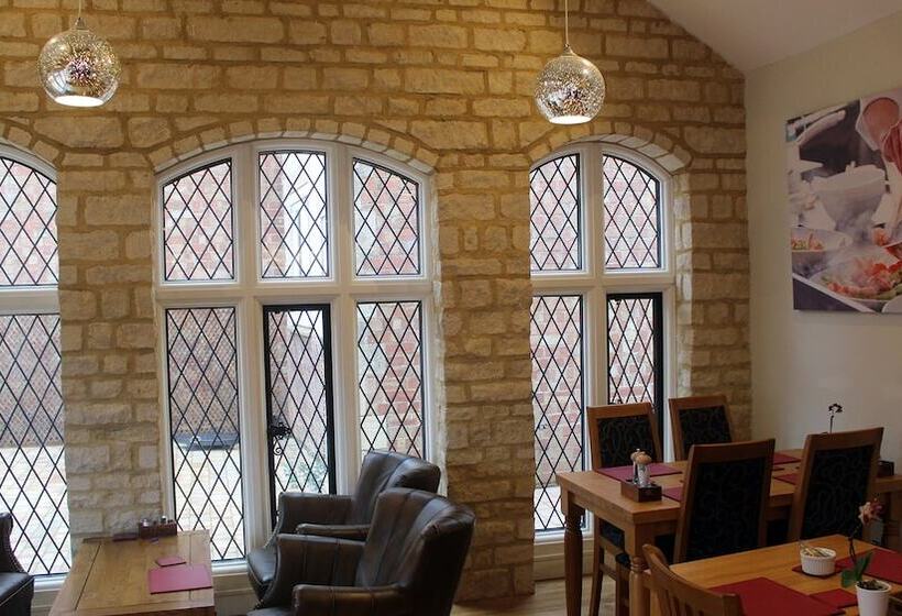 ベッドアンドブレックファースト Potterspury House