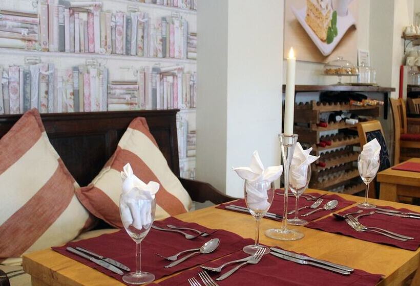 ベッドアンドブレックファースト Potterspury House