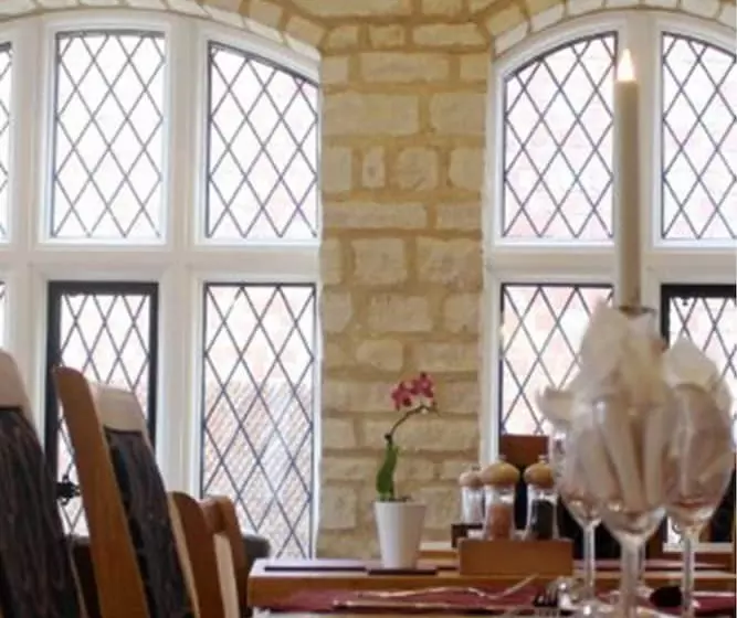 Aamiaismajoitus (B&B) Potterspury House