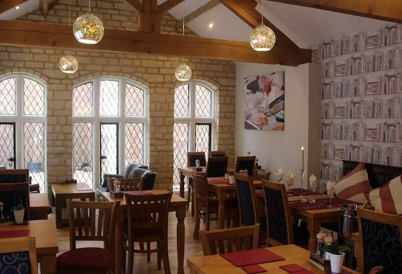 Aamiaismajoitus (B&B) Potterspury House