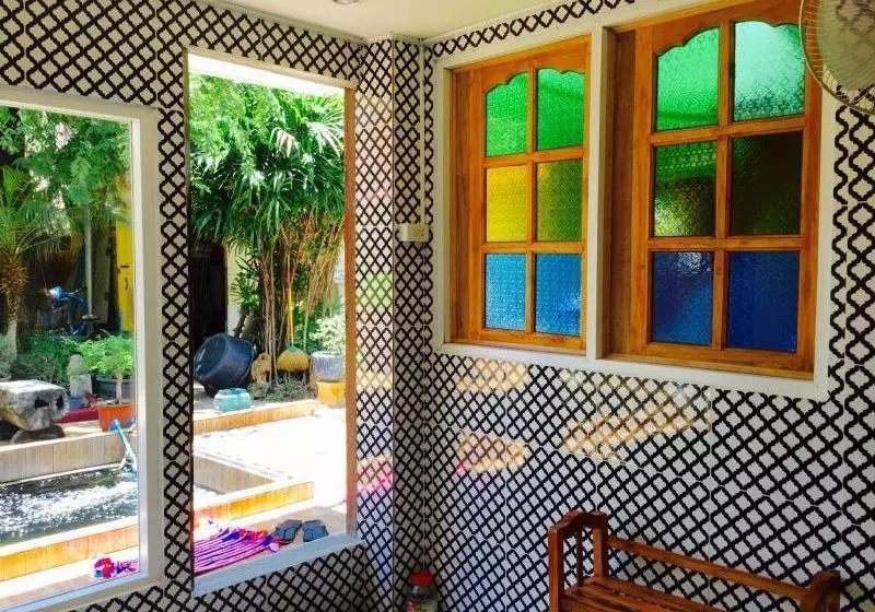 هتل Ban Thai Guesthouse