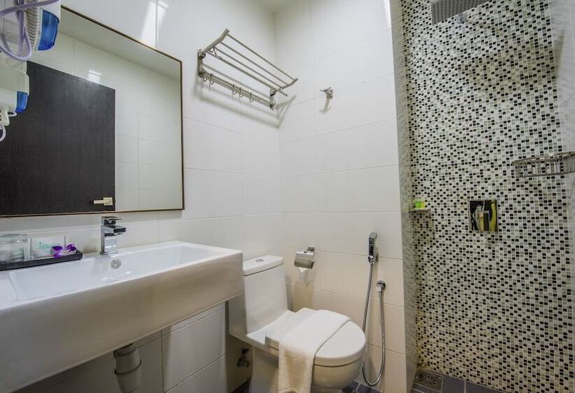 Inhotel Inanam Kota Kinabalu