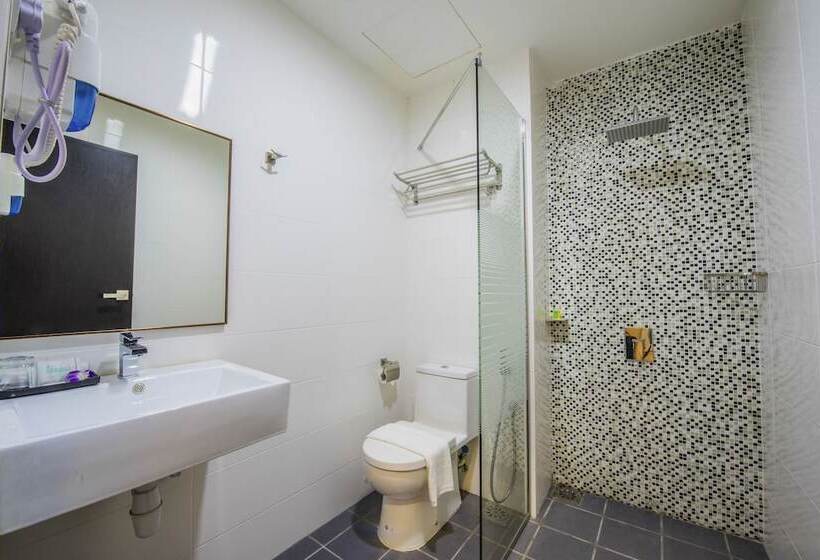 Inhotel Inanam Kota Kinabalu