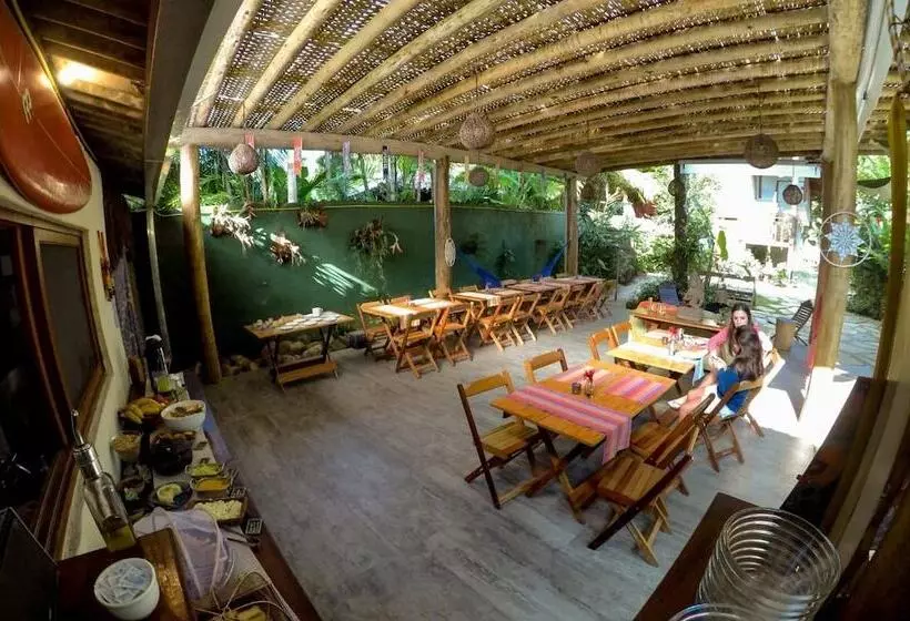 Hotelli Moksha Surf Yoga