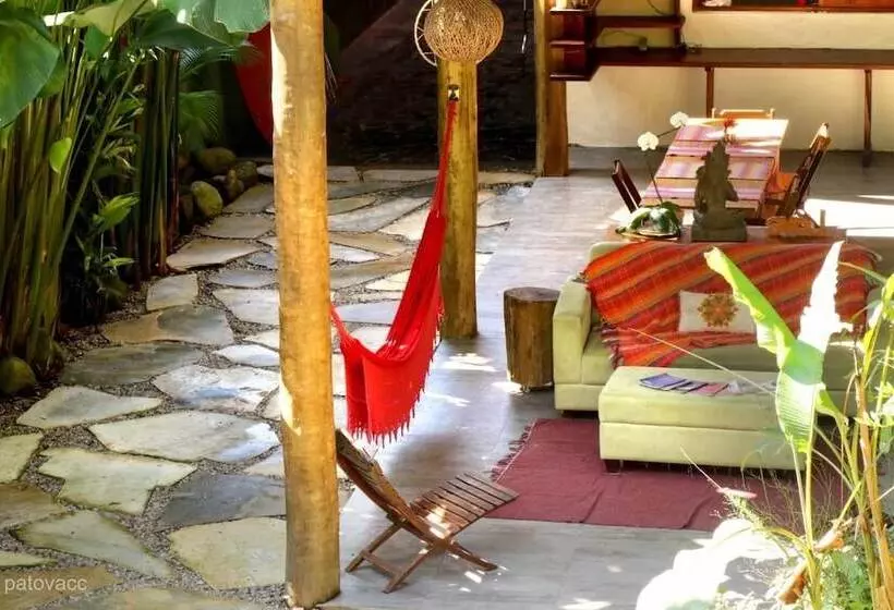 Hotelli Moksha Surf Yoga
