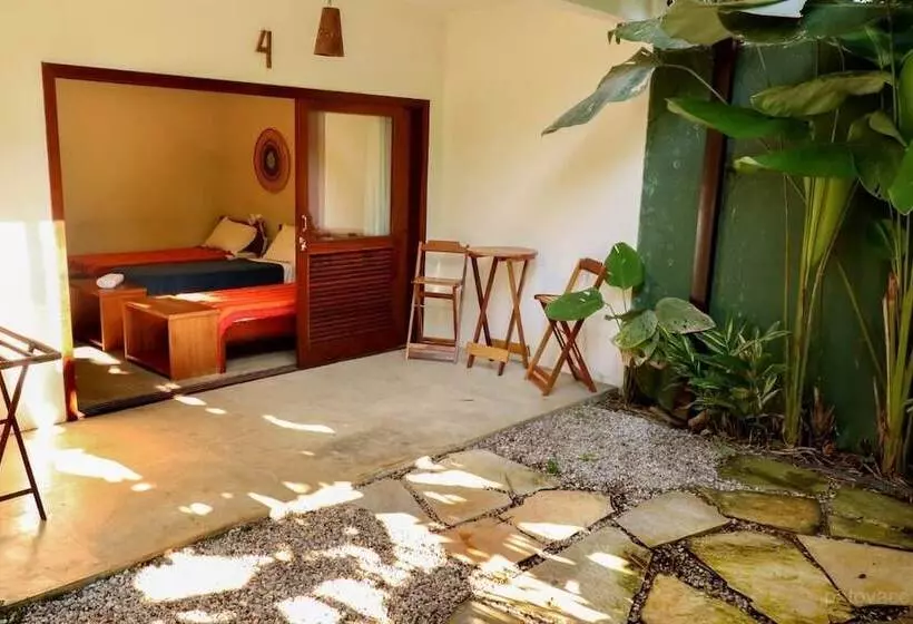 Hotelli Moksha Surf Yoga