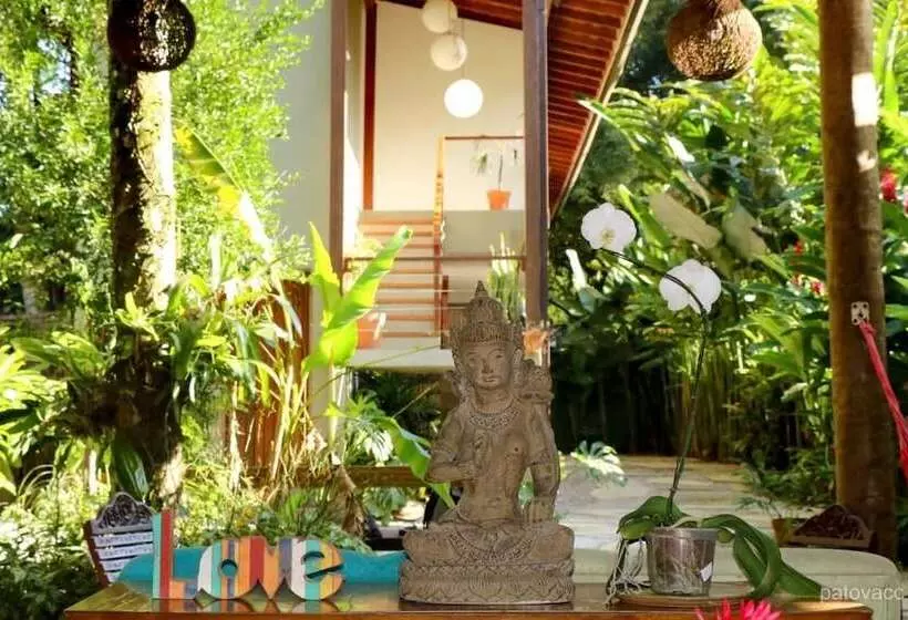 Hotelli Moksha Surf Yoga