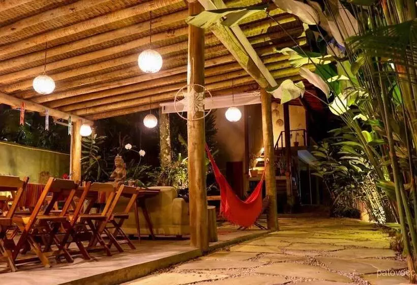 Hotelli Moksha Surf Yoga