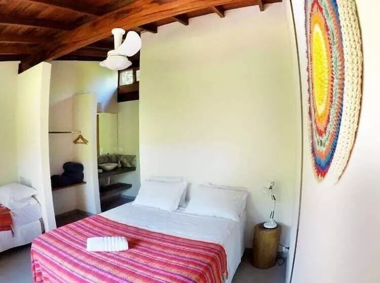 Hotelli Moksha Surf Yoga