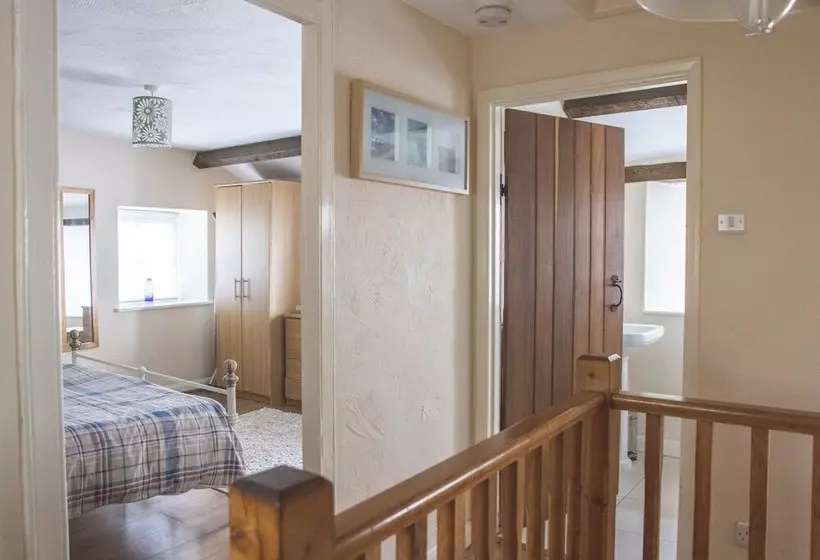 I M Your Host  Fishermans Rest