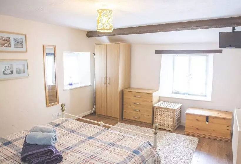 I M Your Host  Fishermans Rest