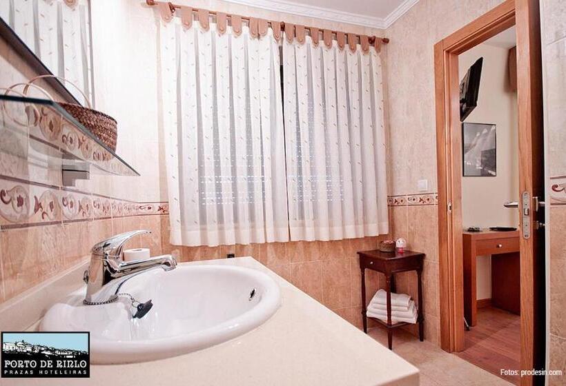 پانسیون Porto De Rinlo