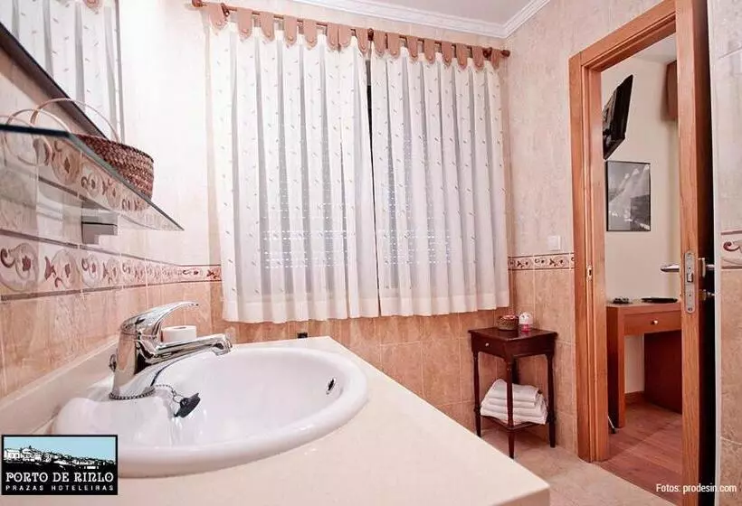 ペンション Porto De Rinlo