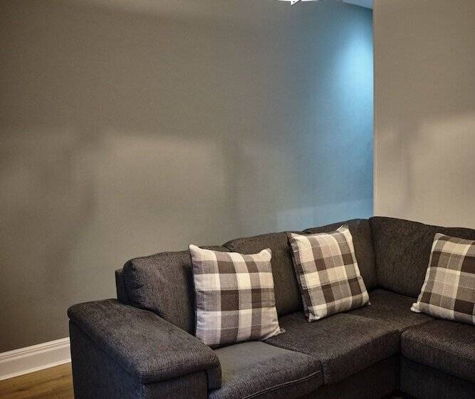 The Townhouse Simple2let Serviced Apart