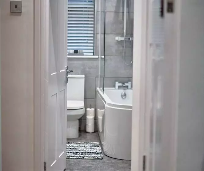 The Townhouse Simple2let Serviced Apart