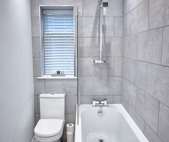 The Townhouse Simple2let Serviced Apart