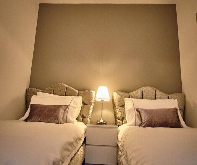 The Townhouse Simple2let Serviced Apart