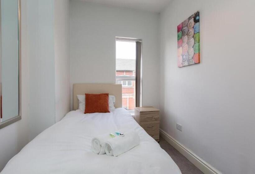 Townhouse @ Electricity Street Crewe