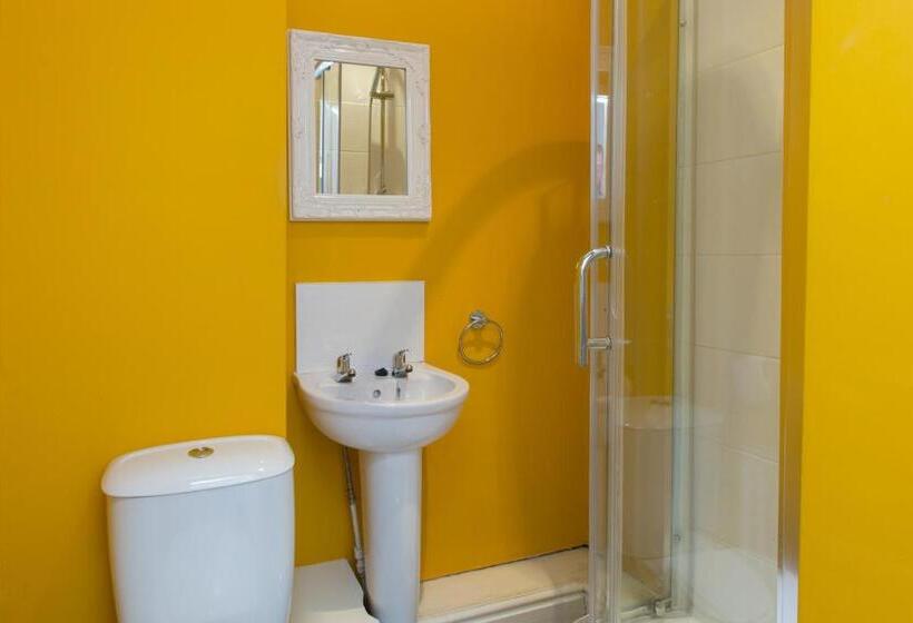 Townhouse @ Electricity Street Crewe