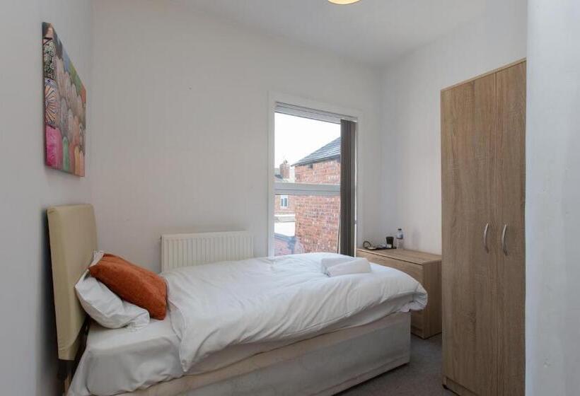 Townhouse @ Electricity Street Crewe