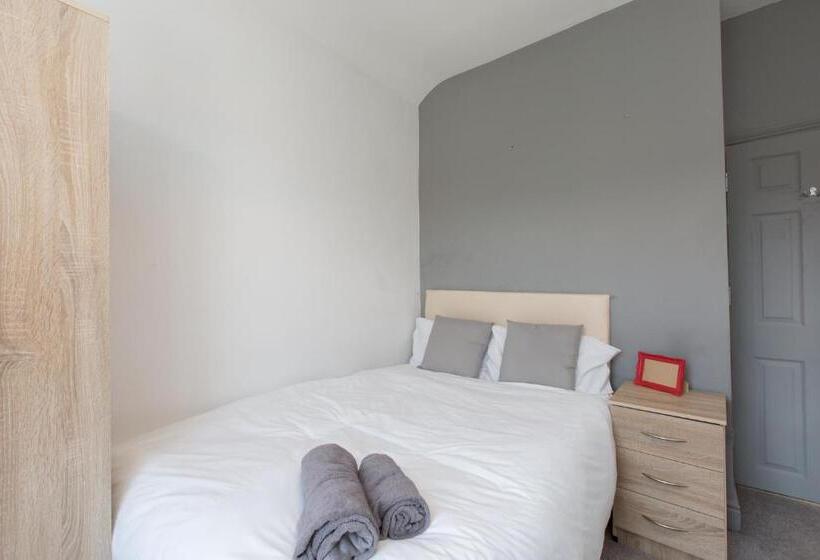 Townhouse @ Electricity Street Crewe