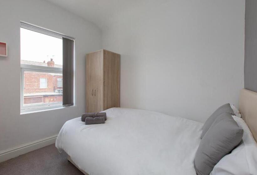 Townhouse @ Electricity Street Crewe