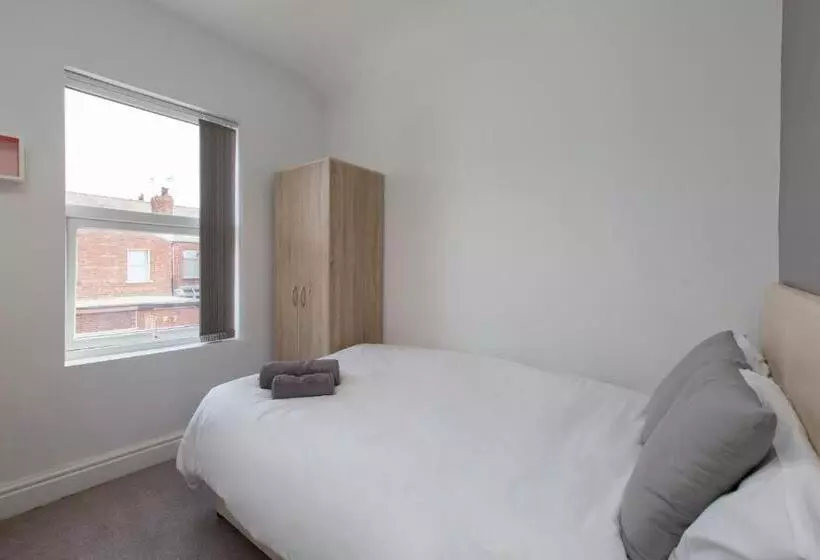 Townhouse @ Electricity Street Crewe