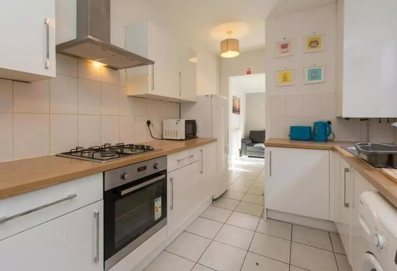 Townhouse @ Electricity Street Crewe