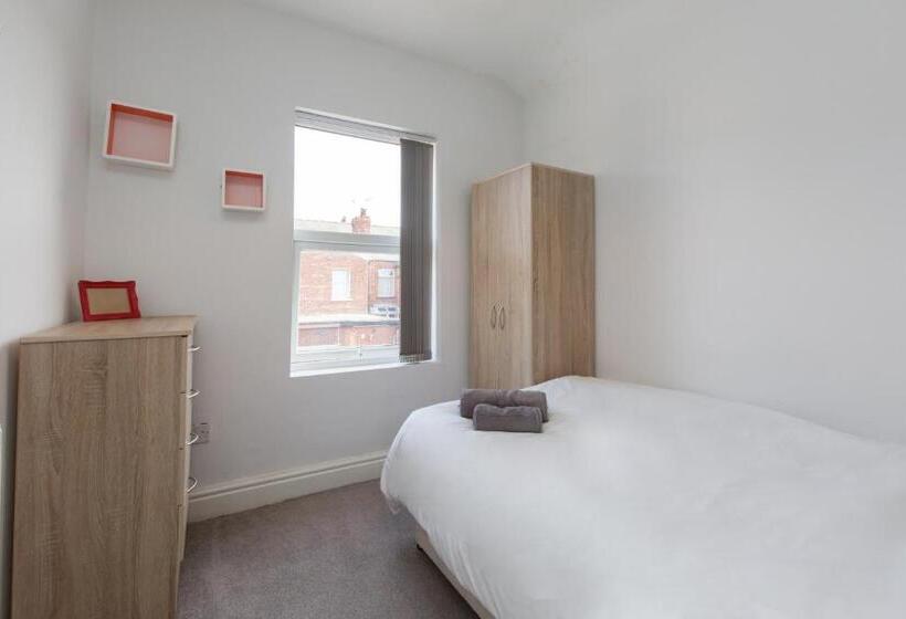 Townhouse @ Electricity Street Crewe