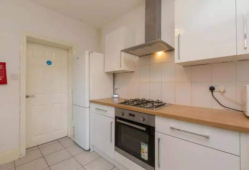 Townhouse @ Electricity Street Crewe