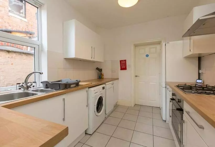 Townhouse @ Electricity Street Crewe