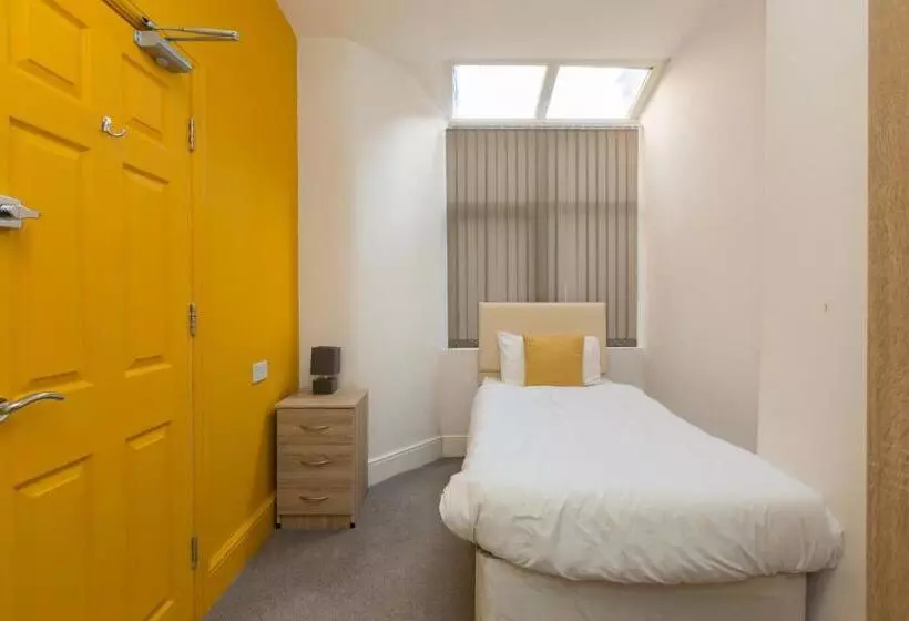 Townhouse @ Electricity Street Crewe