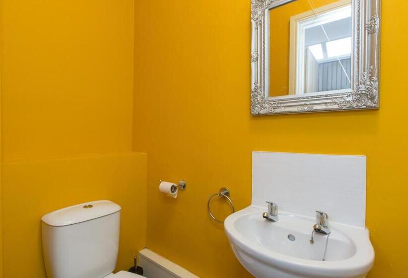 Townhouse @ Electricity Street Crewe