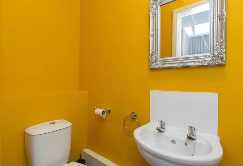 Townhouse @ Electricity Street Crewe