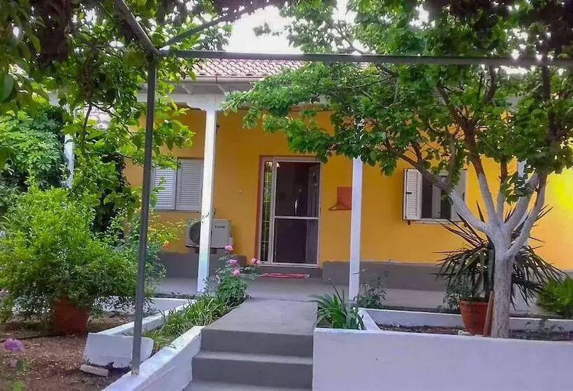 A Lovely Holiday Refuge On Meganisi