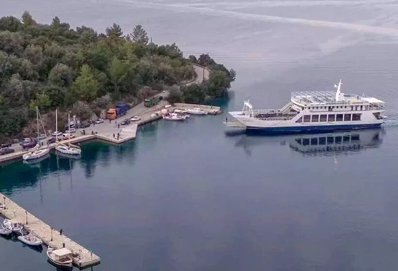 A Lovely Holiday Refuge On Meganisi