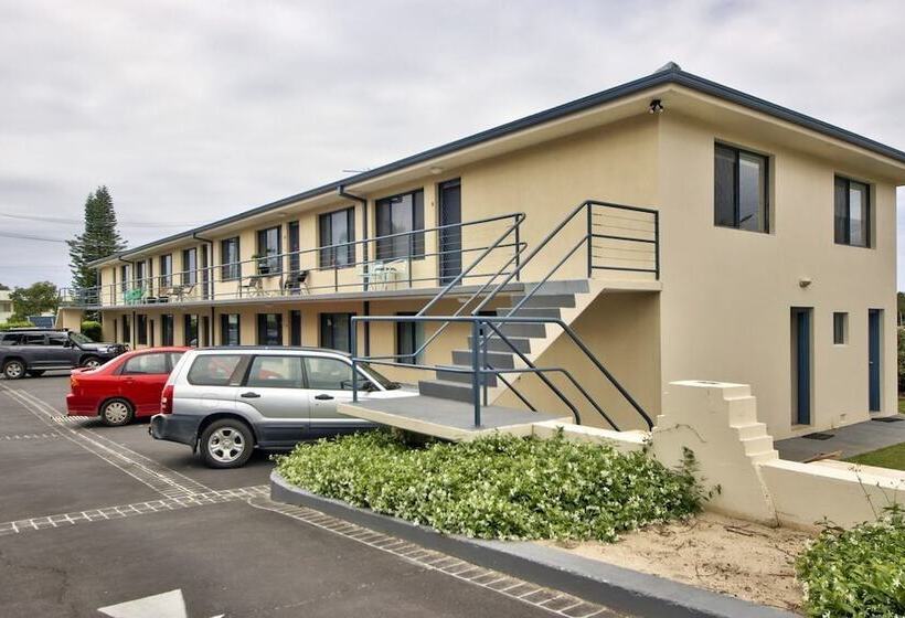 Anchored At South West Rocks