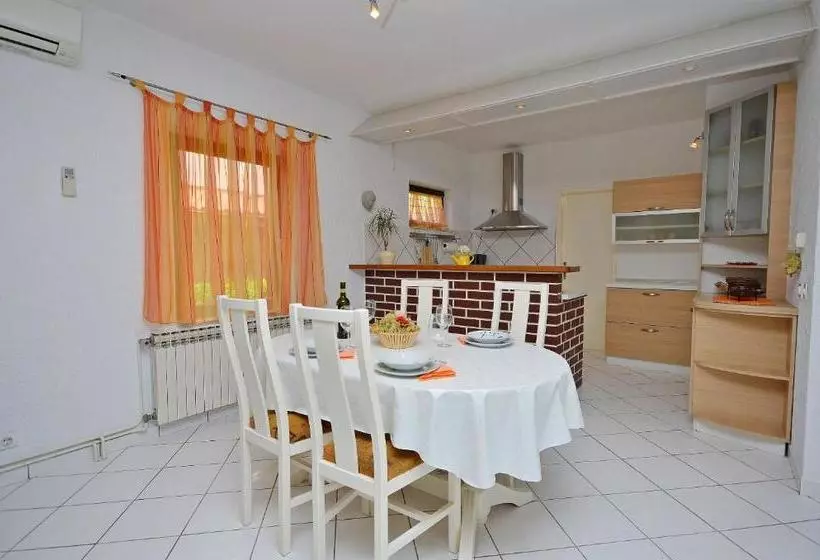 Apartment Tonkica
