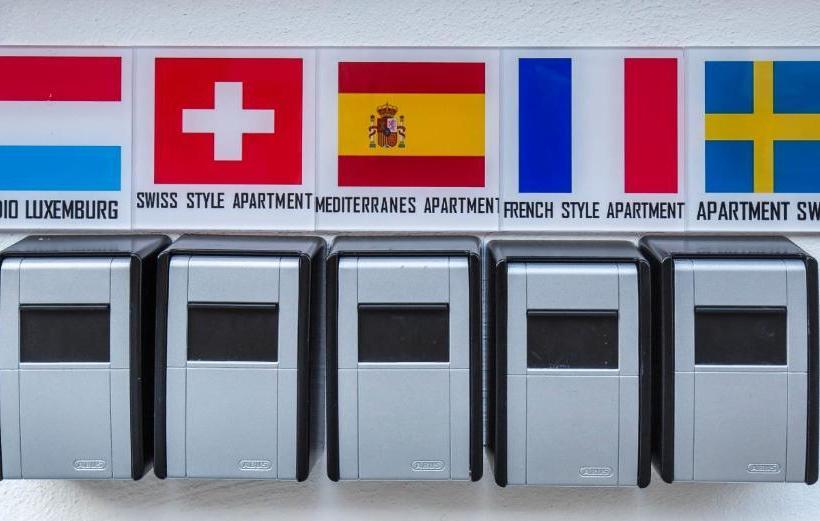 Studio Luxembourg   Epa