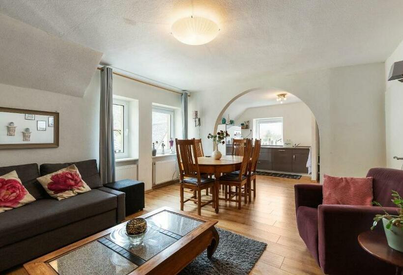 Haus Alte Rebe & Weiße Traube