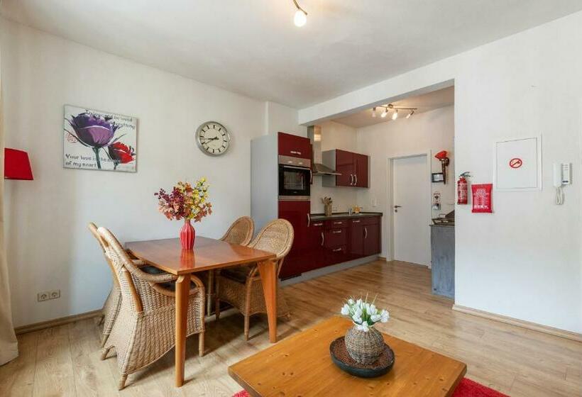 Haus Alte Rebe & Weiße Traube