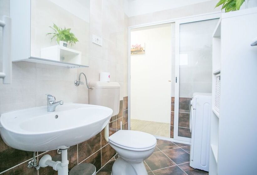 Modern Living In The Heart Of Trogir